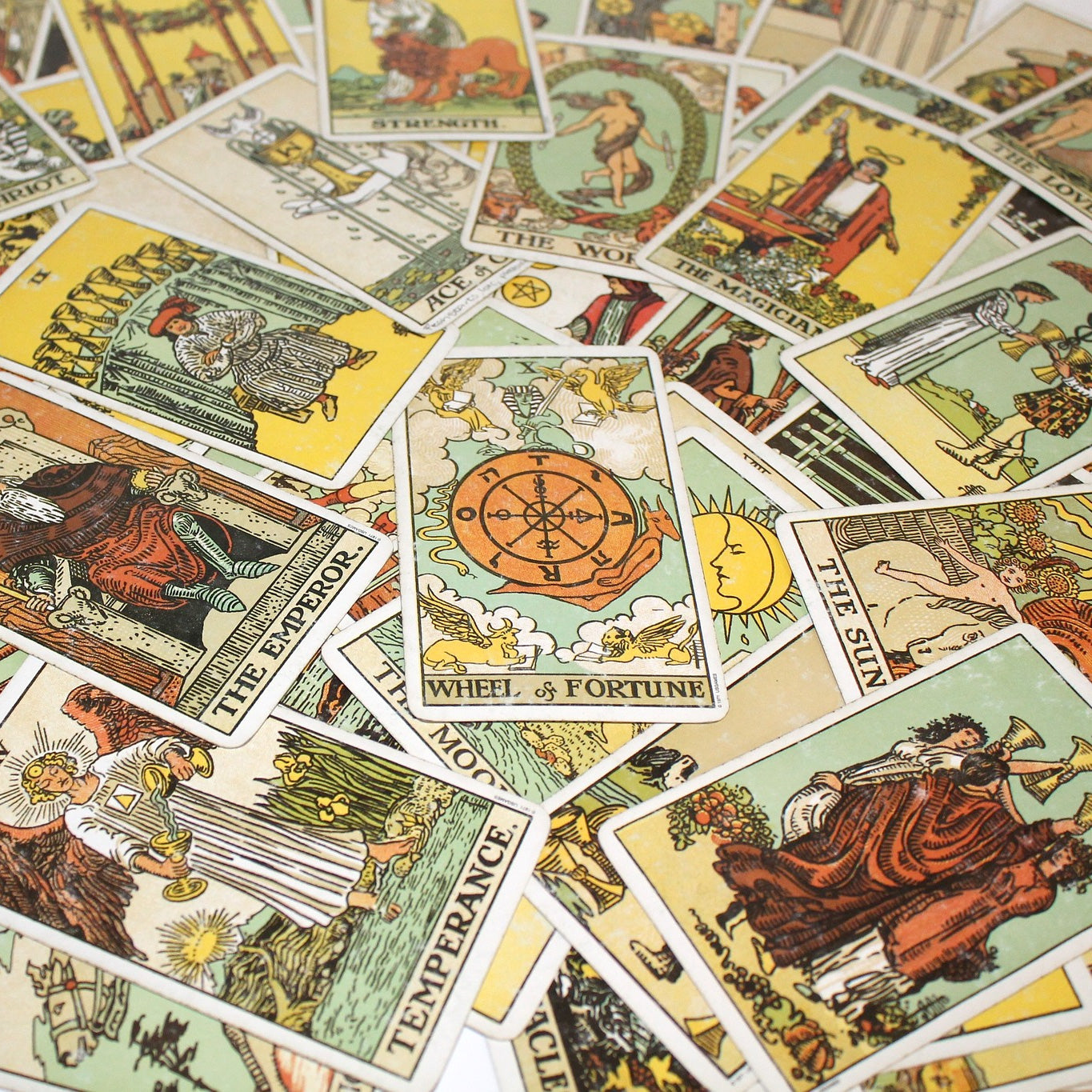 The Art of Tarot - An Introduction to Tarot Reading with Liz Worth